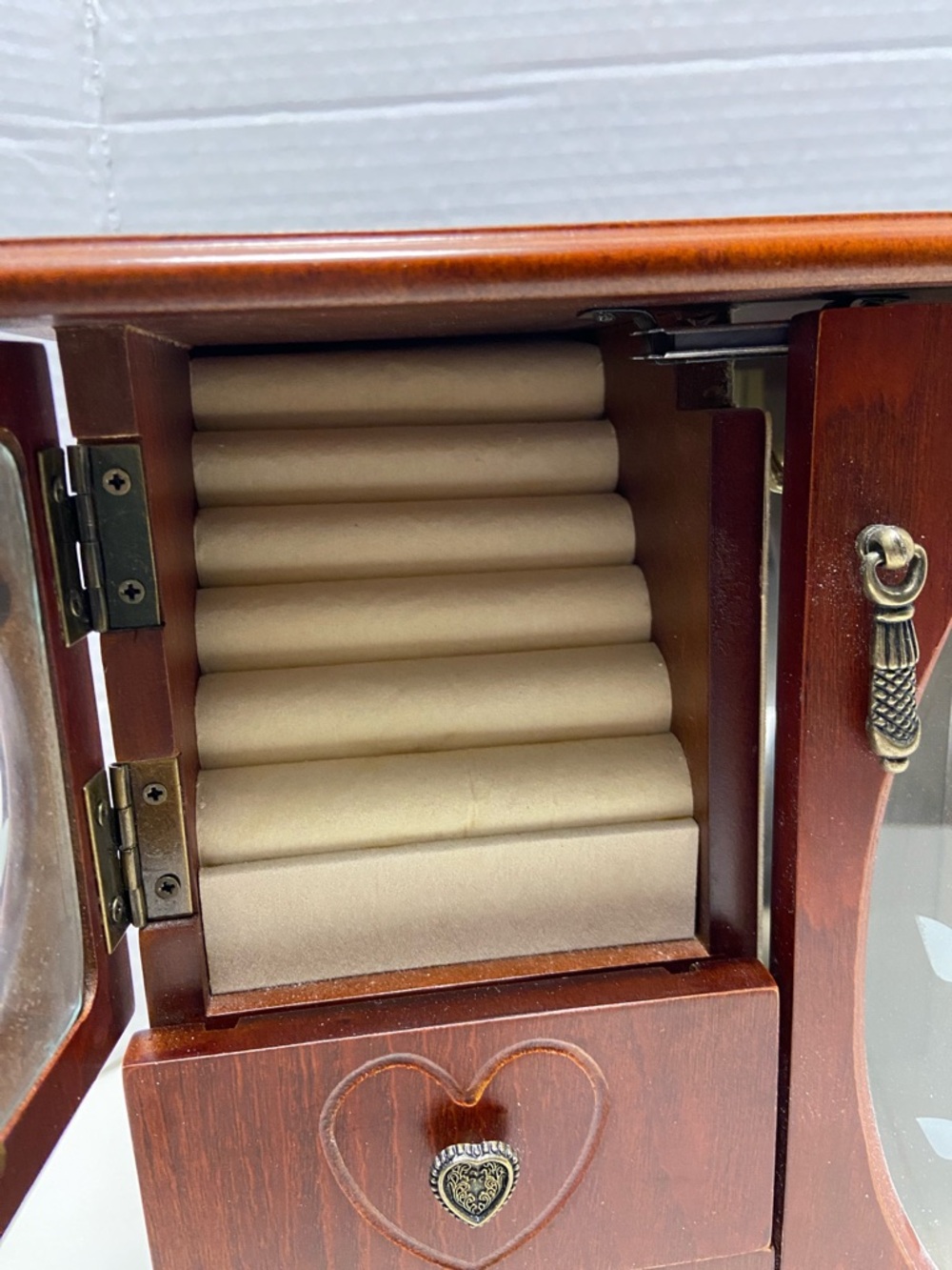 Vintage wooden Jewelry Box 80’s 90’s organizer with etched floral glass doors - Picture 7 of 10